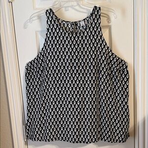 Old navy top size XL, black and cream.
